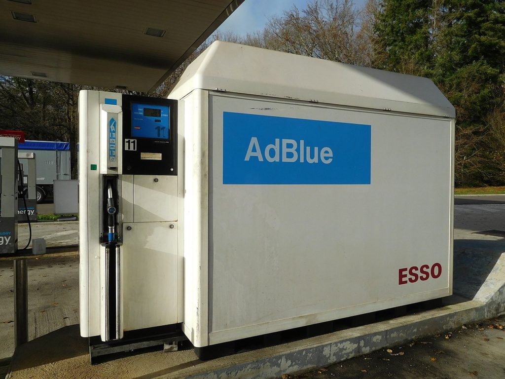 Uso del agua pura para la fabricación de AdBlue