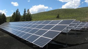 limpiar placas solares con agua desmineralizada