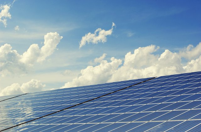 limpiar placas solares con agua destilada